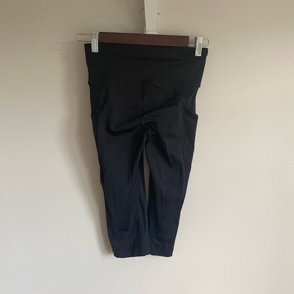 Lululemon Fast & Free Crop II *Nulux 19"
Black - Picture 5 of 6
